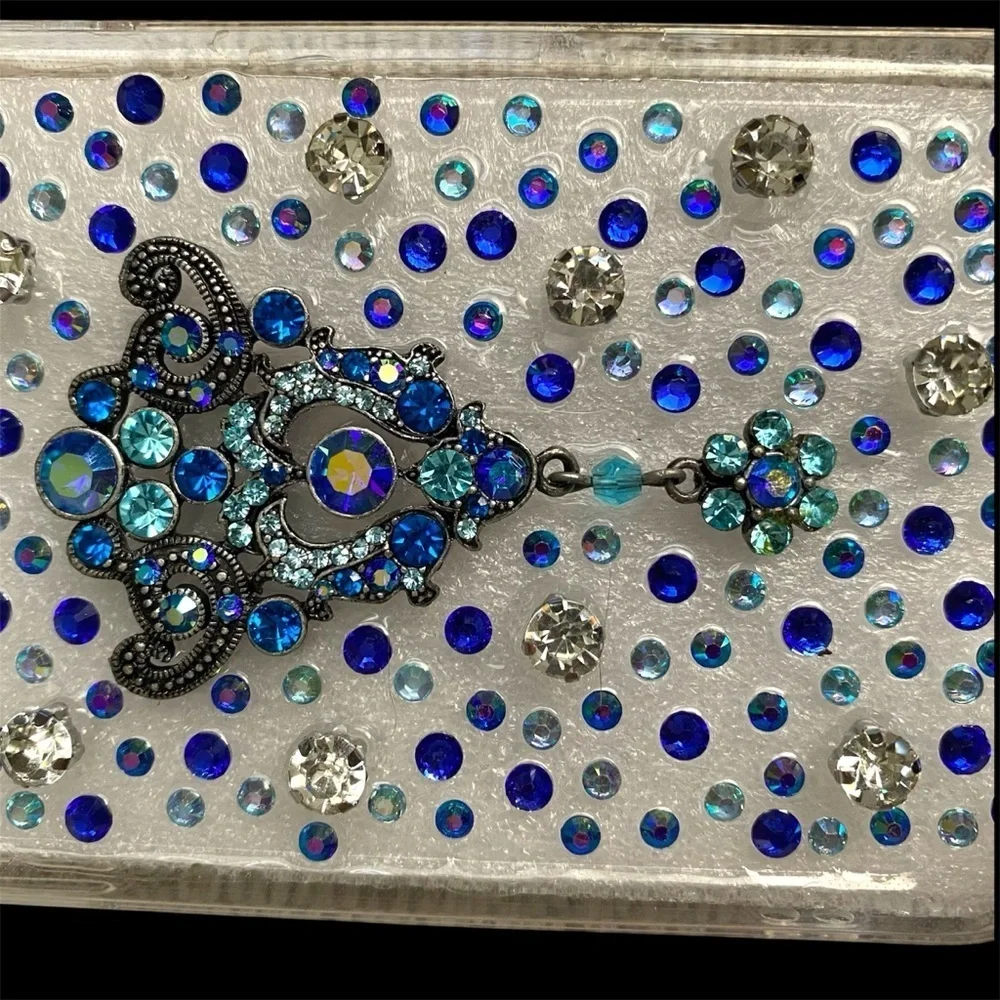 Blue and Silver Rhinestone Vintage Jewel iPhone 15 Pro Case